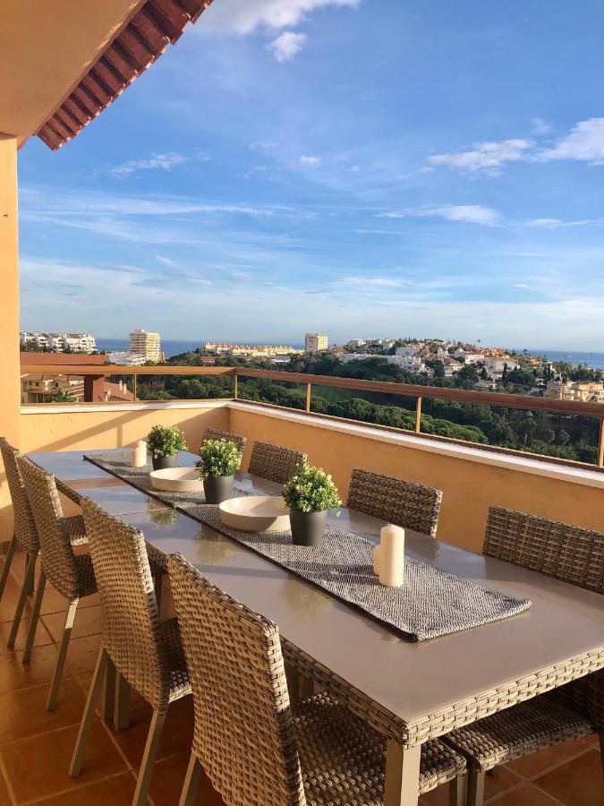 شقة Luxurious Duplex Penthouse With Golf And Sea Views بينالماذينا المظهر الخارجي الصورة