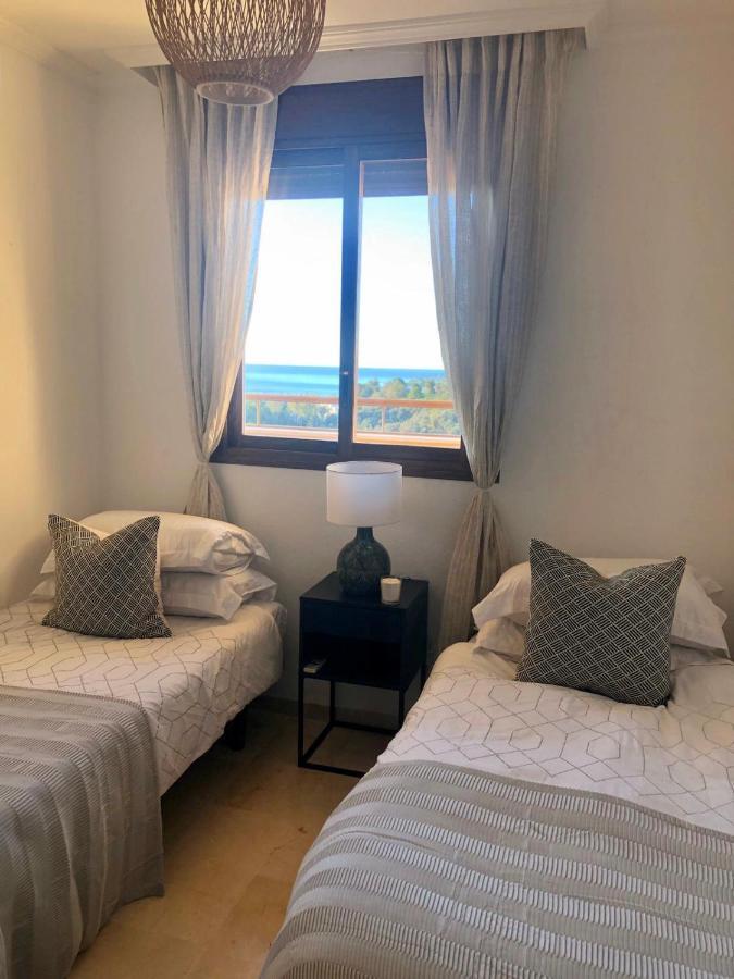شقة Luxurious Duplex Penthouse With Golf And Sea Views بينالماذينا المظهر الخارجي الصورة