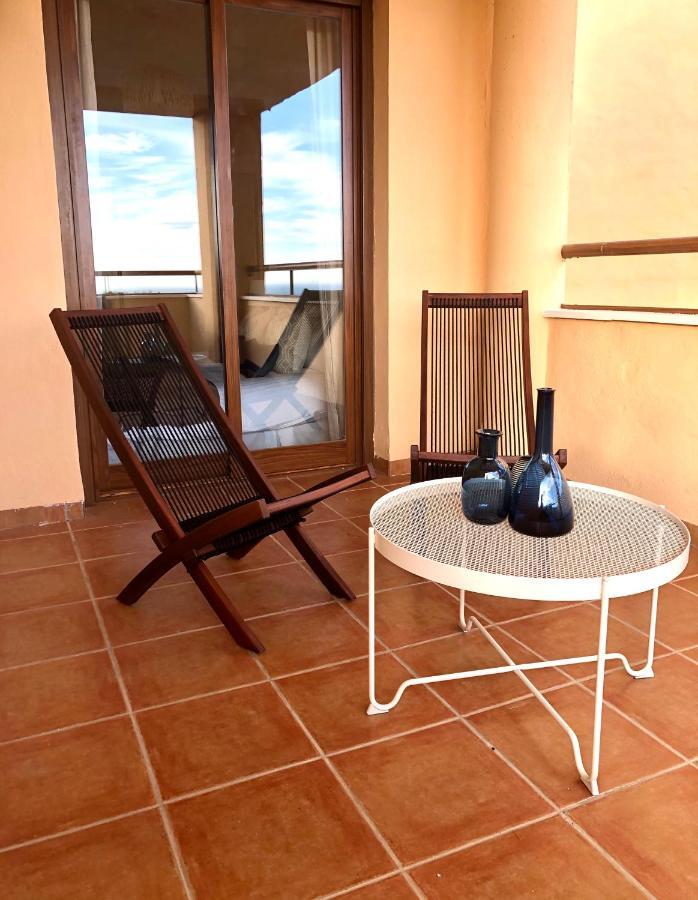 شقة Luxurious Duplex Penthouse With Golf And Sea Views بينالماذينا المظهر الخارجي الصورة